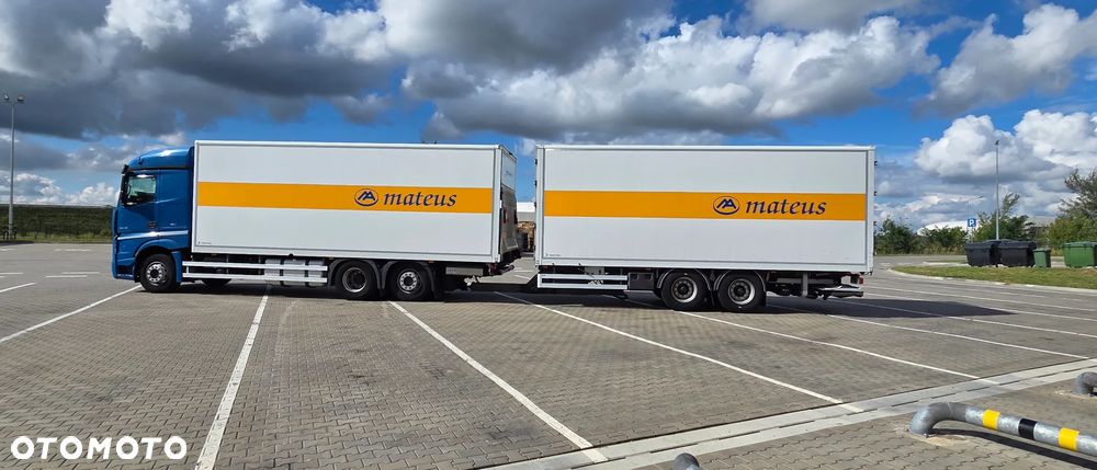 Mercedes-Benz Actros - 8