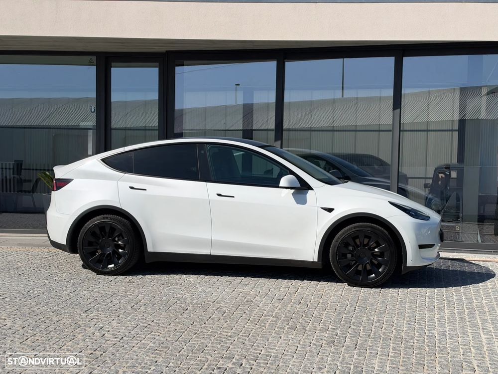 Tesla Model Y RWD - 8