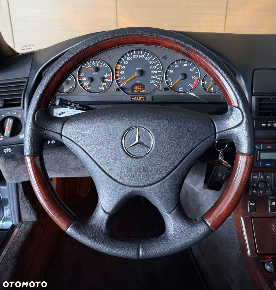 Mercedes-Benz SL 500 - 16