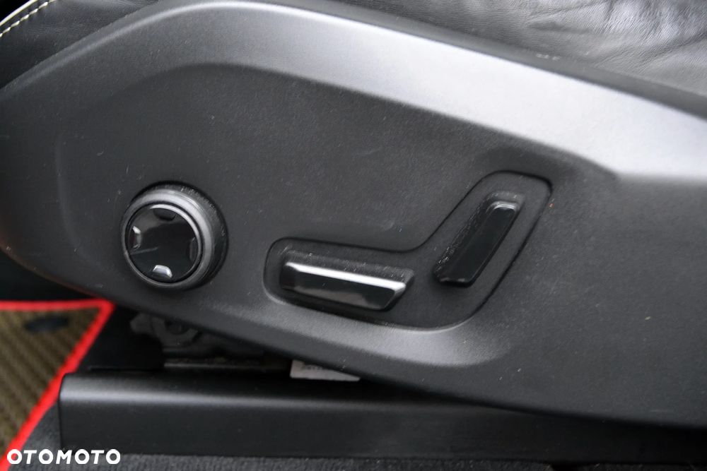 Volvo XC 60 T5 AWD R-Design - 20