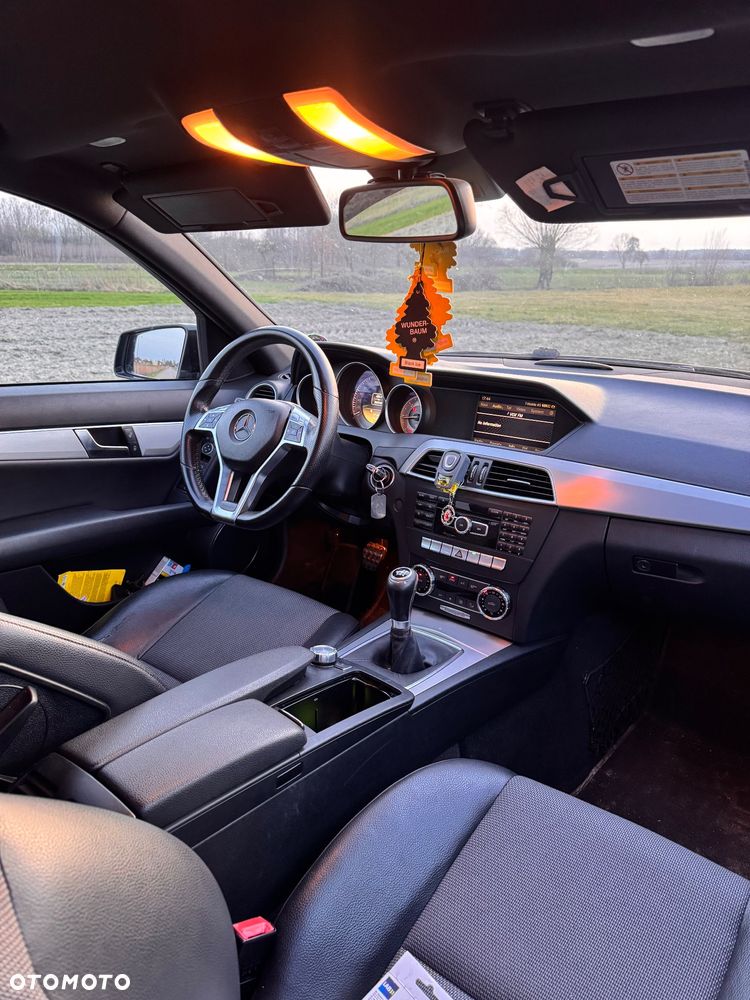 Mercedes-Benz Klasa C 200 CDI BlueEff Avantgarde - 5