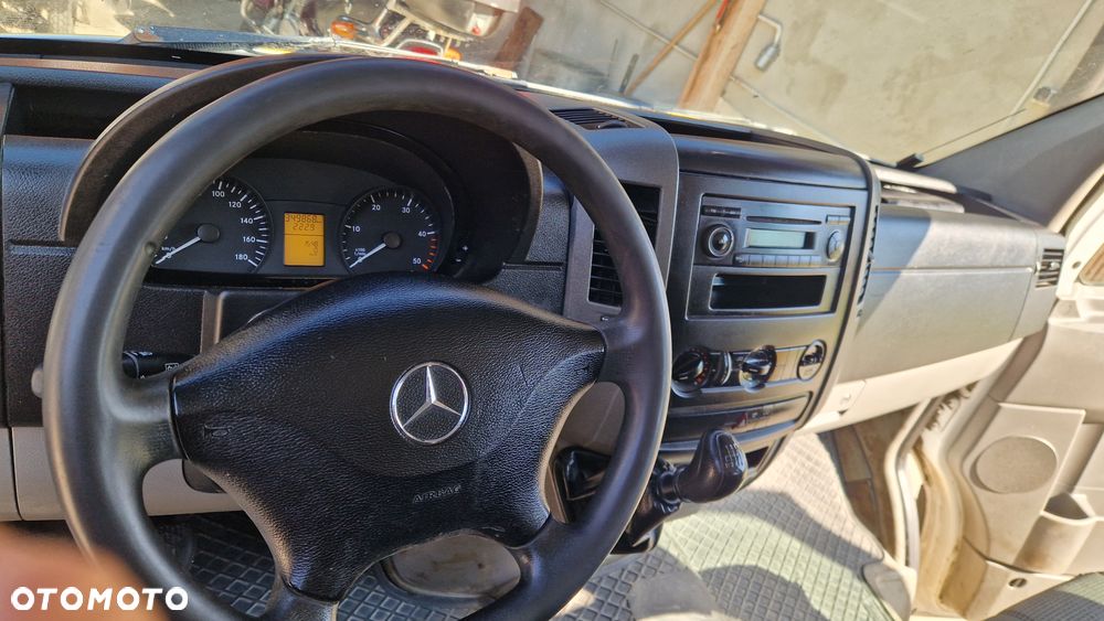 Mercedes-Benz Sprinter - 16
