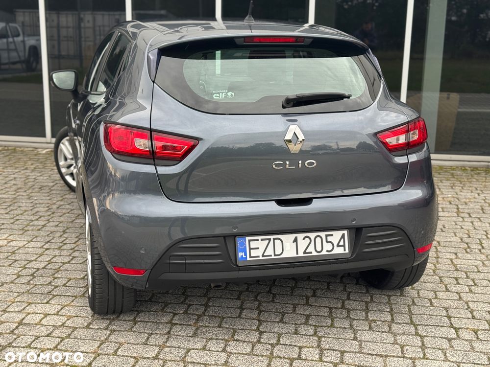 Renault Clio - 32