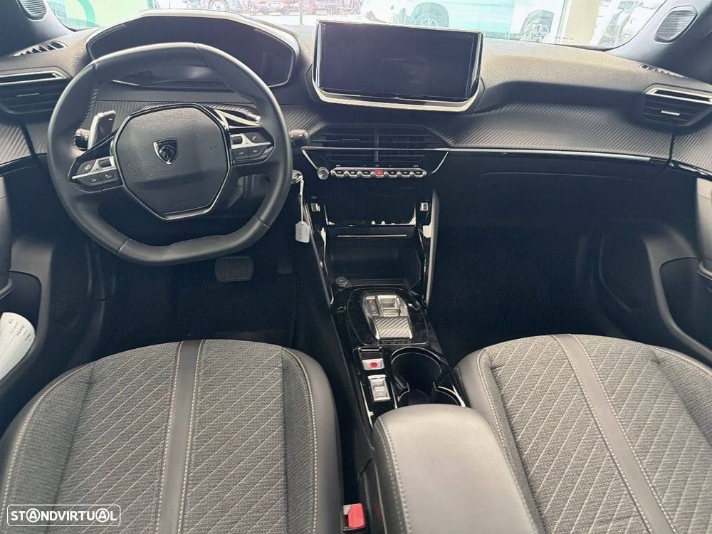 Peugeot 2008 - 8