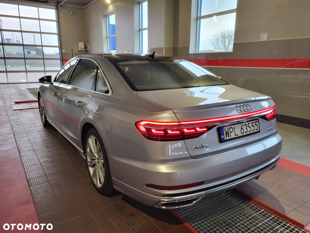 Audi A8 - 7