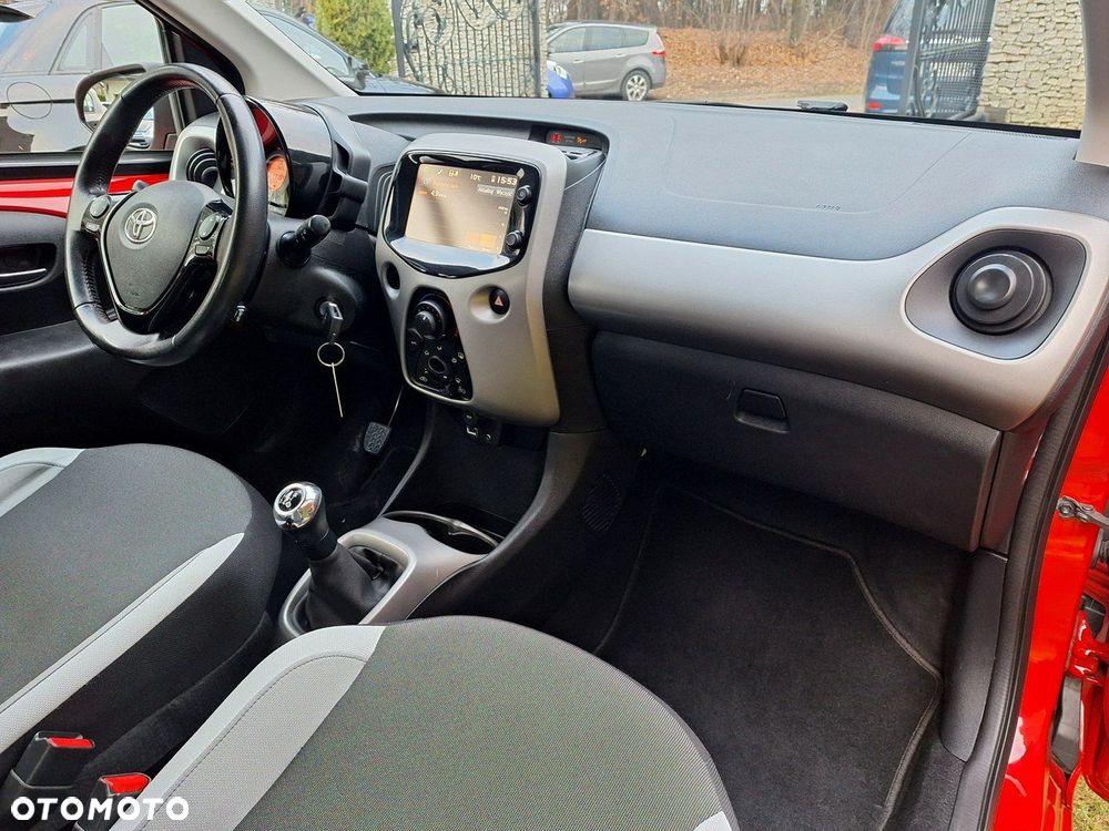 Toyota Aygo x-play touch - 14