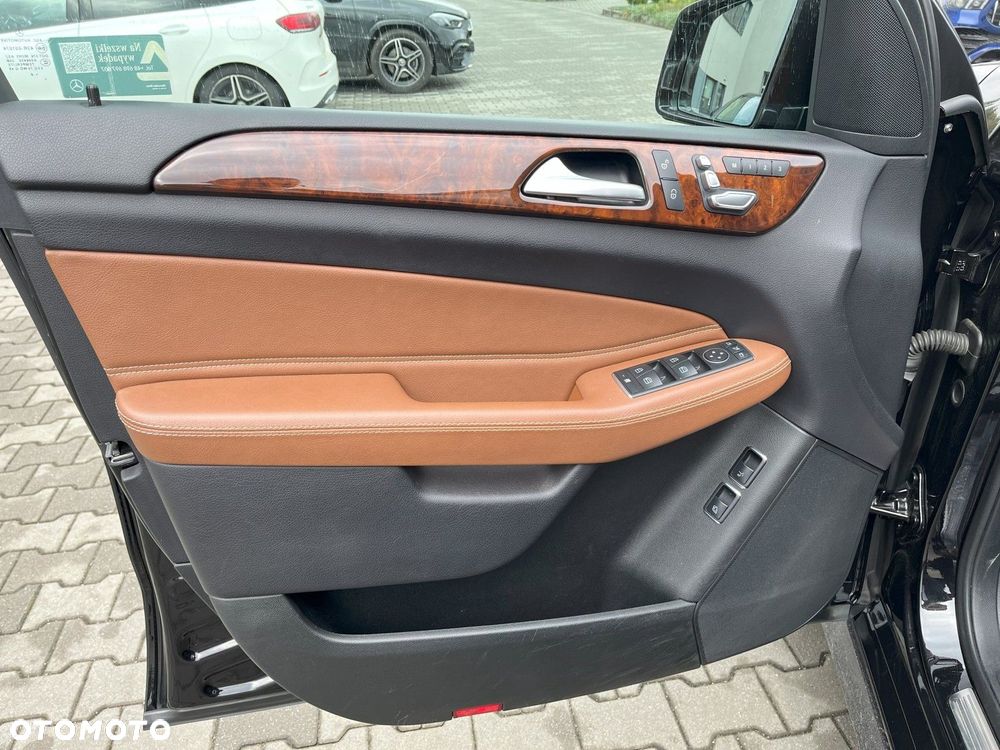 Mercedes-Benz GLE - 10