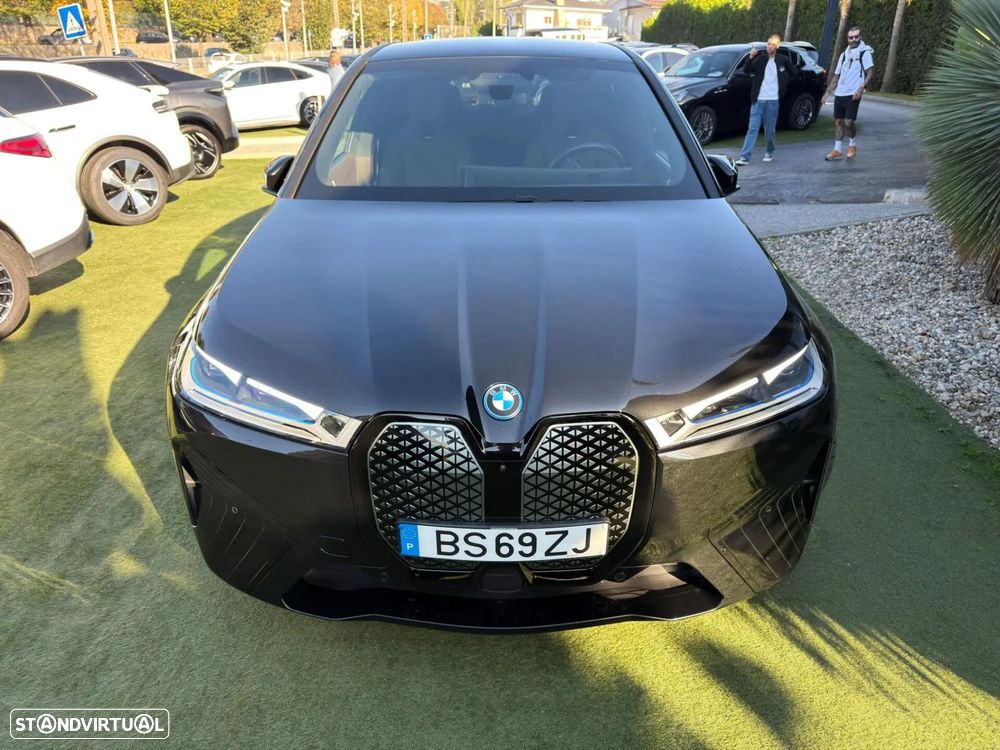 BMW iX xDrive 40 Pack Desportivo - 9
