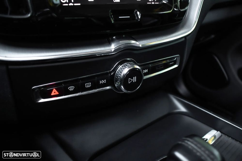 Volvo XC 60 T8 Twin Engine AWD Geartronic Inscription - 19