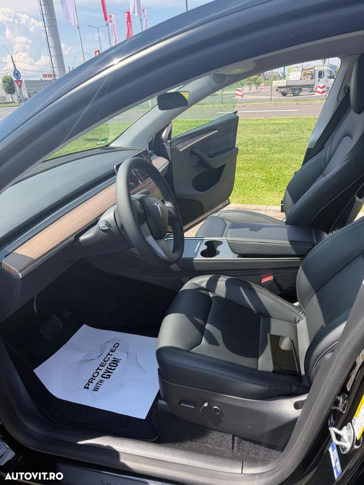 Tesla Model Y Long Range Dual Motor AWD - 15