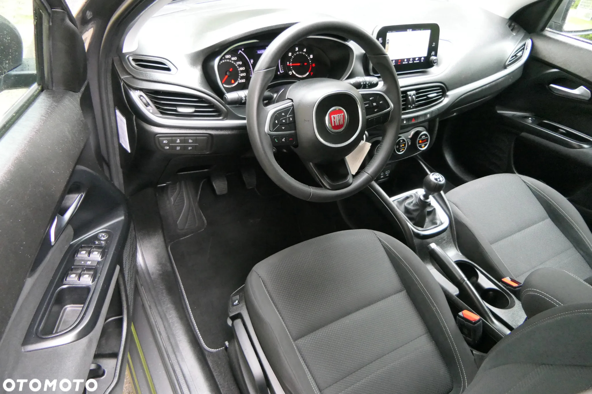 Fiat Tipo 1.4 T-Jet 16v Lounge - 12