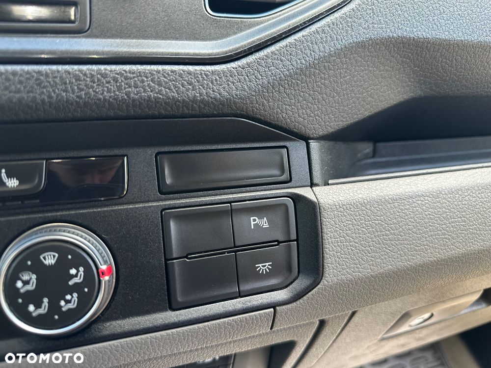 Volkswagen Crafter Brygadówka 5 osobowa - 26