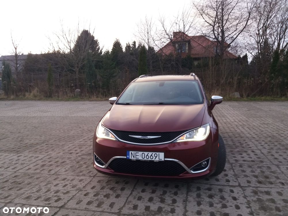 Chrysler Pacifica - 6