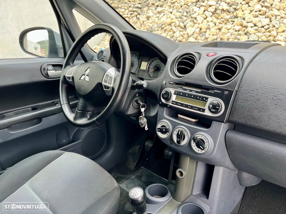 Mitsubishi Colt - 28