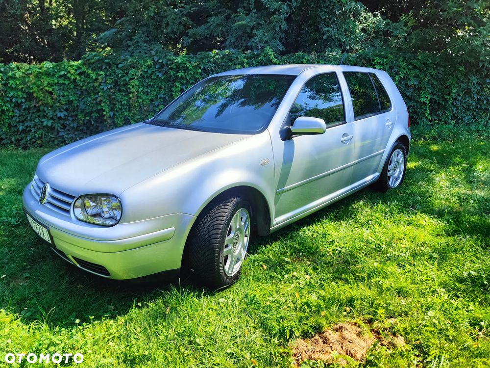 Volkswagen Golf - 1