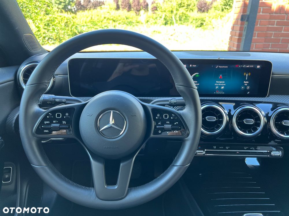 Mercedes-Benz CLA 180 7G-DCT - 13