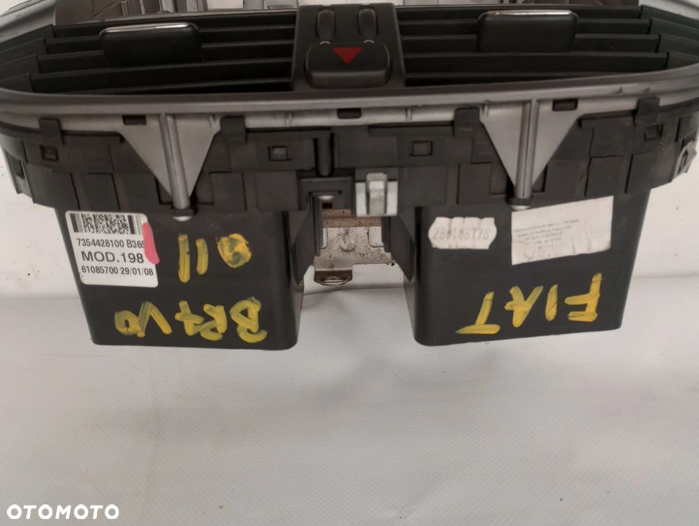 Fiat Bravo II Panel Środkowy Nawiewu Ramka Radia 7354428100 - 2