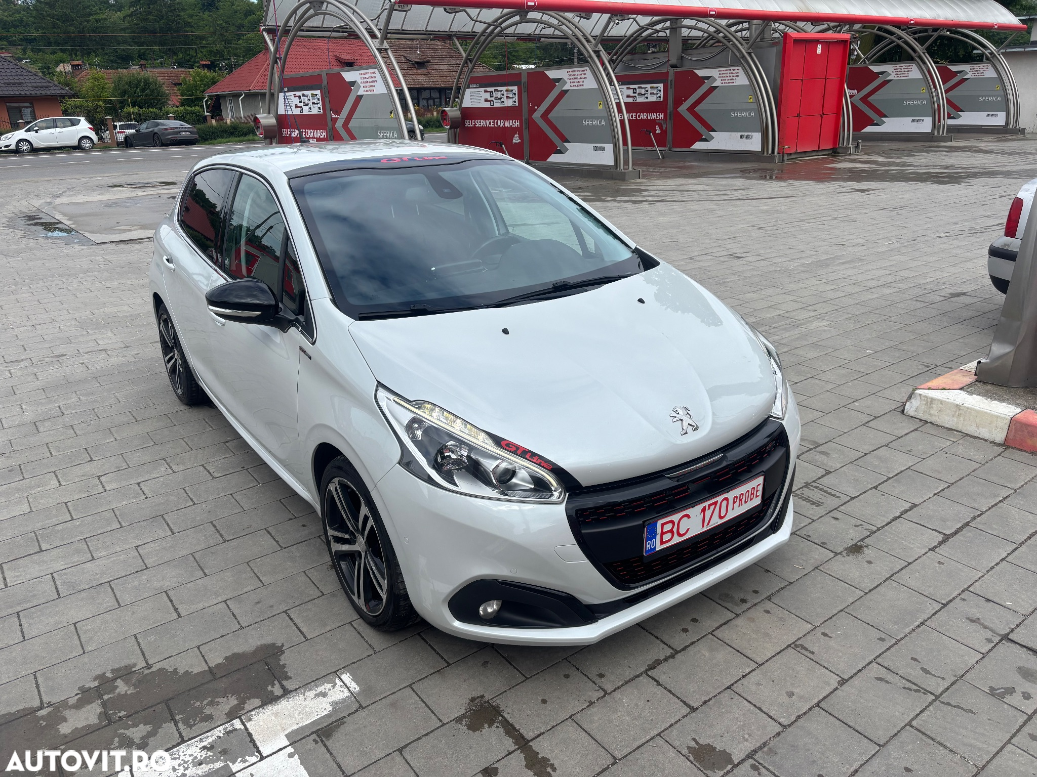 Peugeot 208 1.2 L PureTech Turbo Allure Aut. - 3