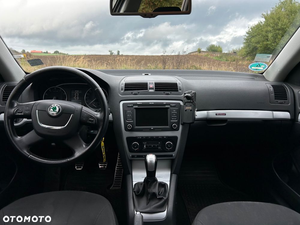 Skoda Octavia Scout 1.8 TSI - 11