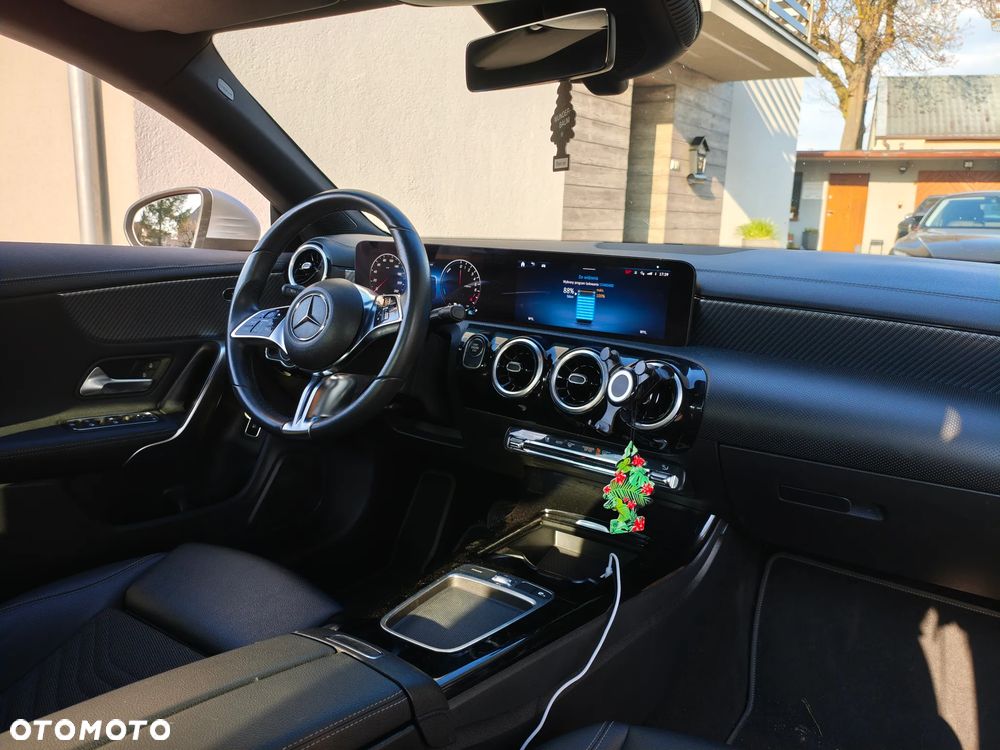 Mercedes-Benz CLA 250 e 8G-DCT Special Edition - 30