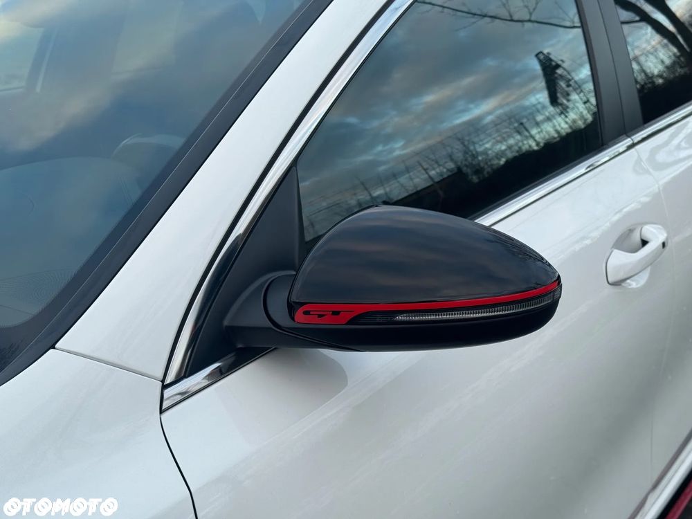 Kia Ceed - 11