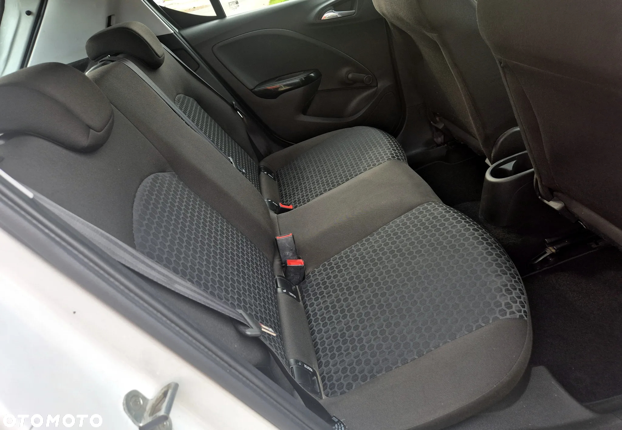 Opel Corsa 1.2 16V Essentia - 11