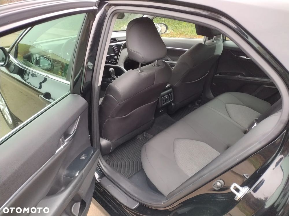 Toyota Camry 2.5 Hybrid Comfort CVT - 16