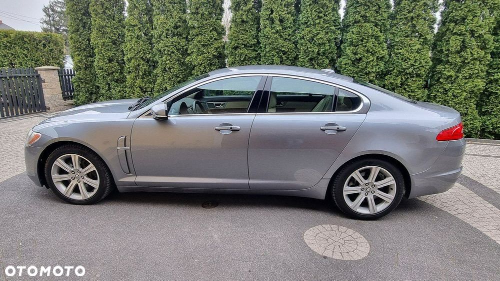 Jaguar XF - 3