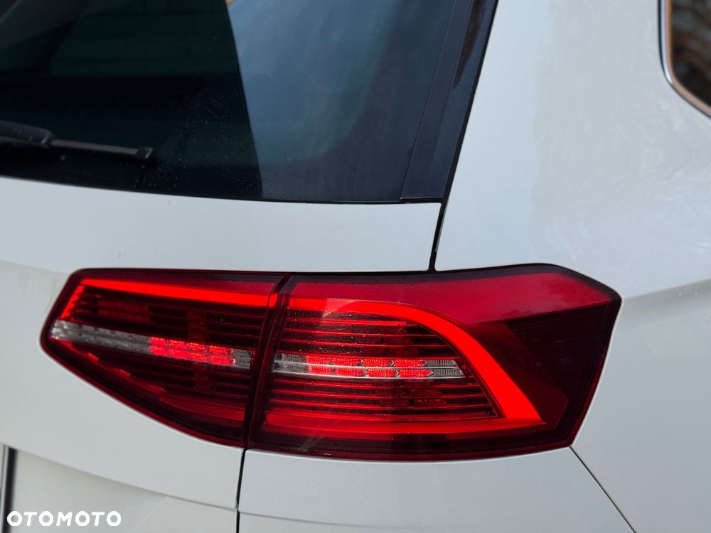 Volkswagen Passat 2.0 TDI SCR DSG Highline - 17
