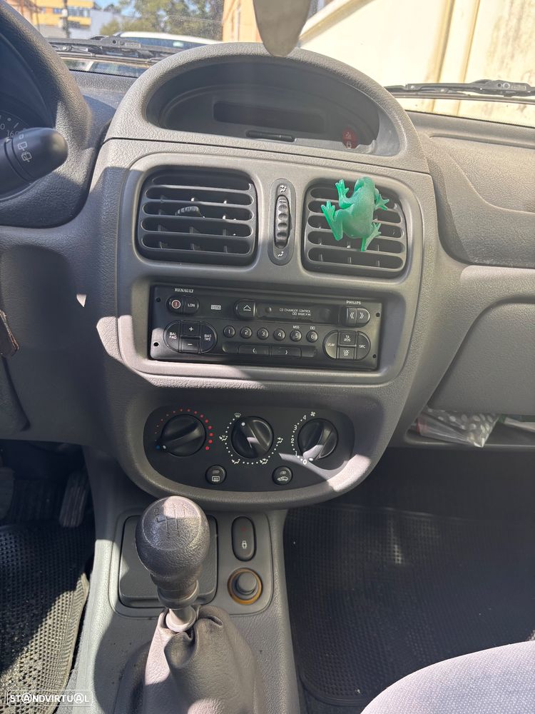 Renault Clio - 20