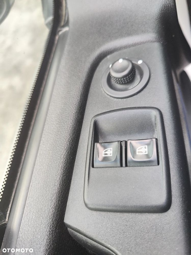 Opel Vivaro brygadówka 6osób - 20