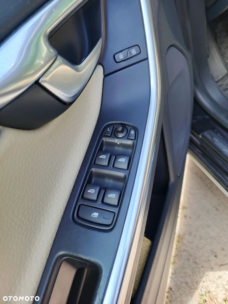 Volvo S60 D3 R-Design - 13