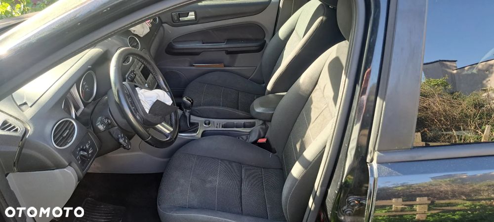 Ford Focus 1.8 Titanium - 8