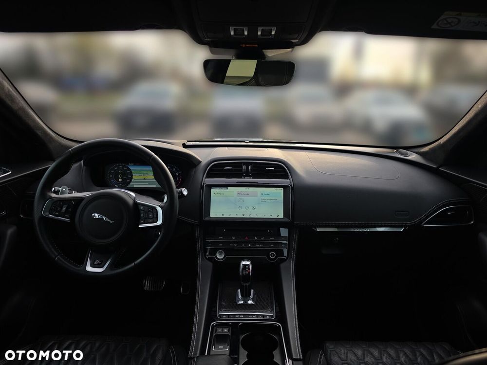 Jaguar F-Pace 5.0 V8 S/C AWD SVR - 16