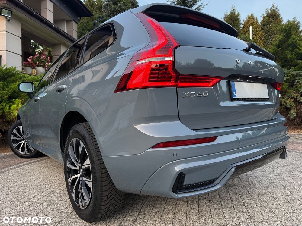 Volvo XC 60 B4 D Plus Dark - 7