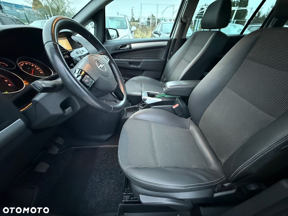 Opel Zafira 1.8 Cosmo - 17