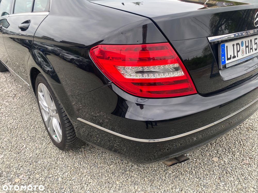 Mercedes-Benz Klasa C 180 CGI Automatik BlueEFFICIENCY Avantgarde - 11