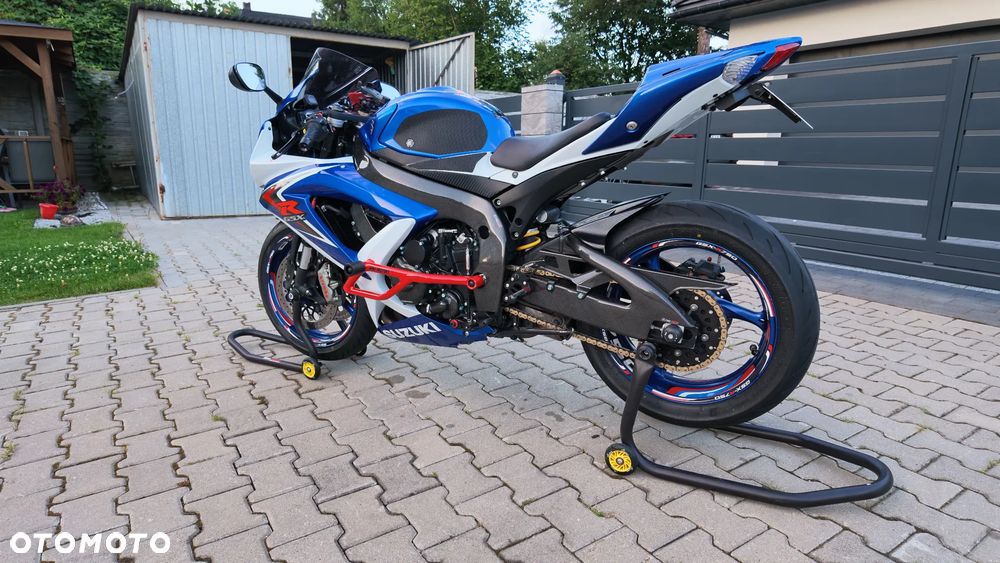 Suzuki GSX-R - 10
