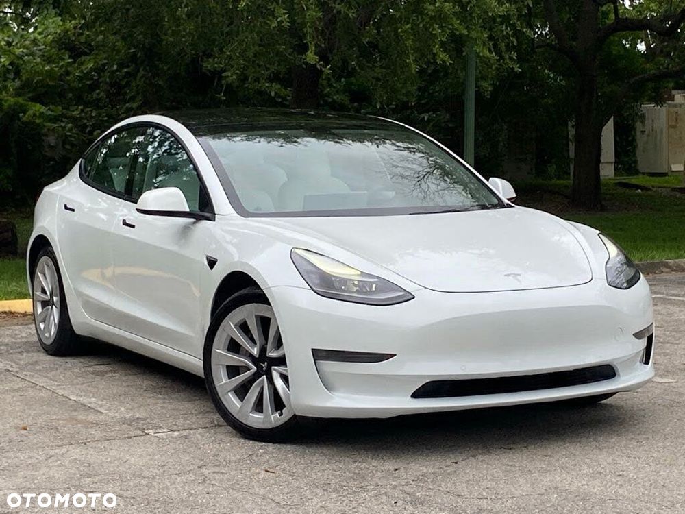 Tesla Model 3 - 1