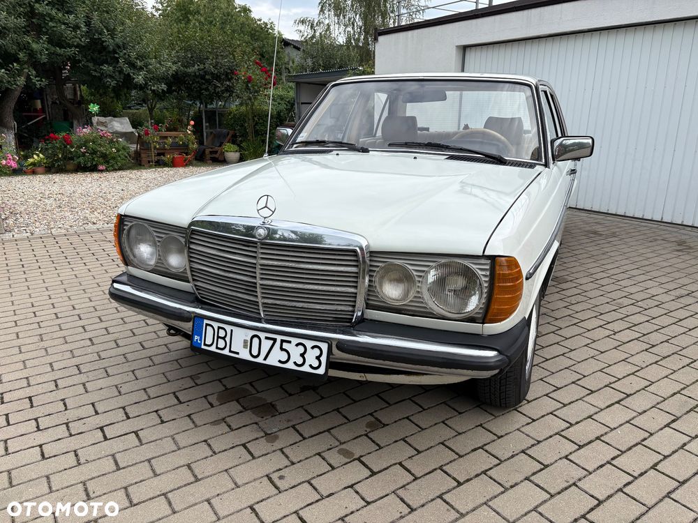Mercedes-Benz W123 - 2