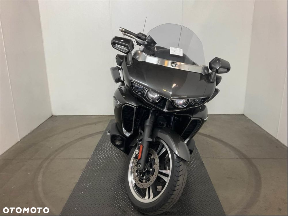 Yamaha Venture - 2