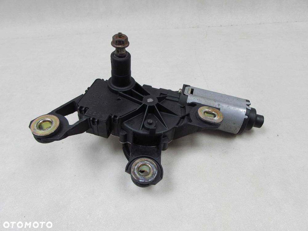 AUDI A3 8P 3D SILNIK SILNICZEK WYCIERACZKI KLAPY BAGAZNIKA TYL 8E9955711C 05-12 - 2