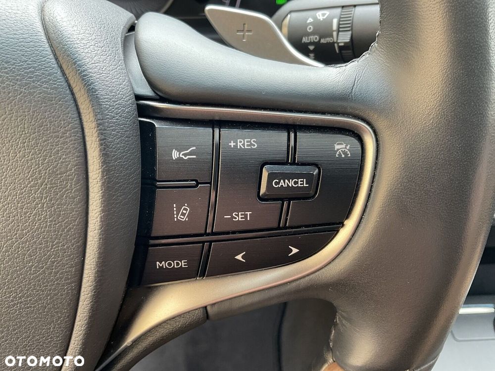 Lexus ES 300h Omotenashi - 27