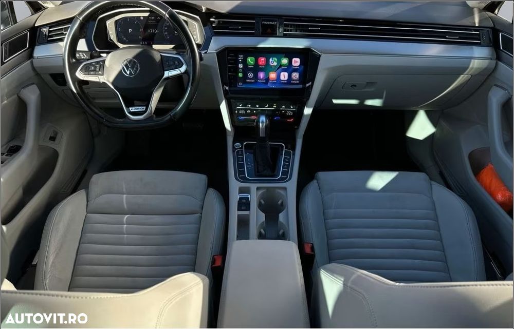 Volkswagen Passat Variant 2.0 TDI SCR DSG 4Motion Elegance - 17