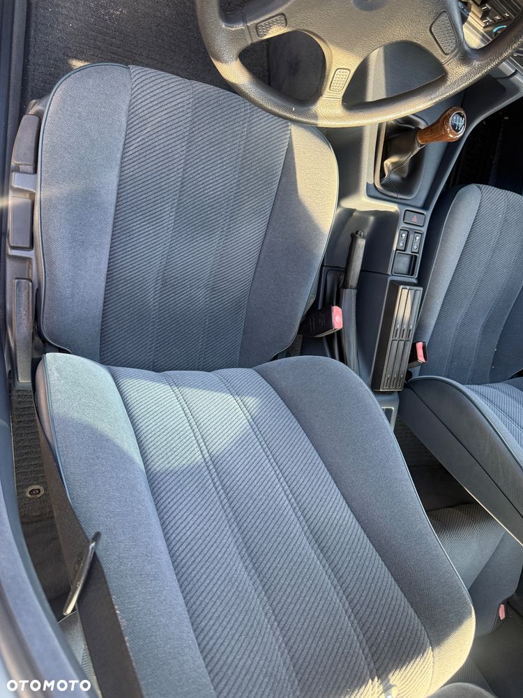 BMW Seria 5 525i - 11