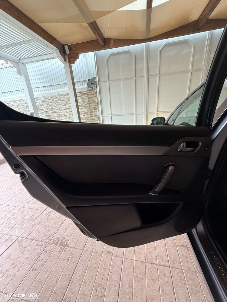 Peugeot 407 1.6 HDi Executive - 14