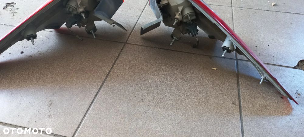 Lampa prawa tylna w błotnik Ford Focus mk3 kombi - 2