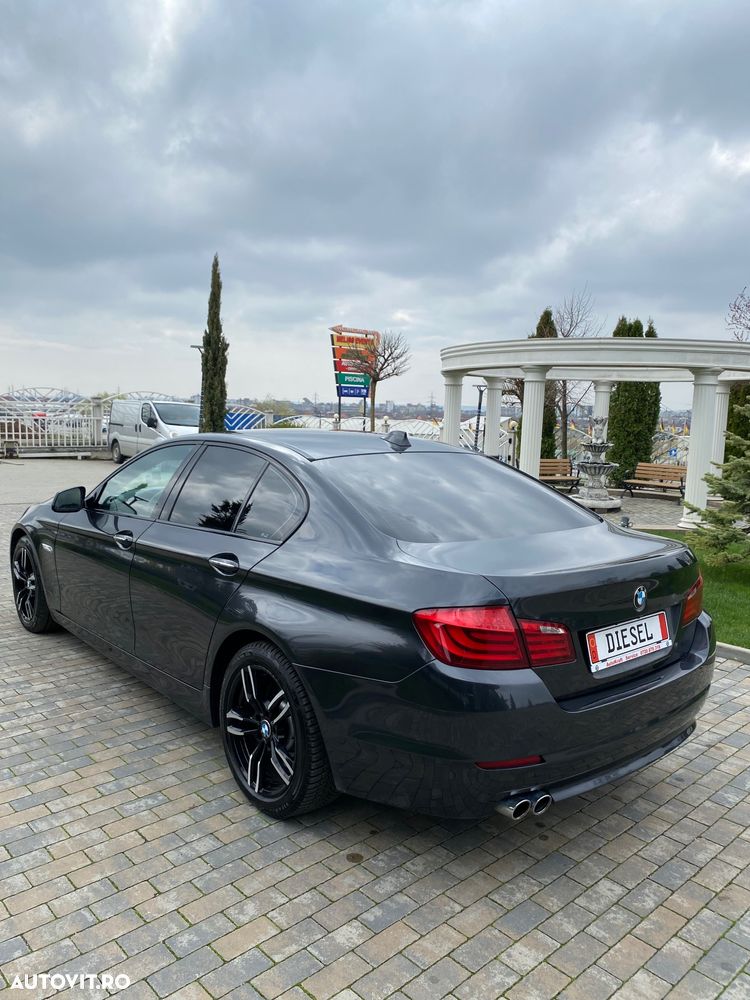BMW Seria 5 520d Aut. Luxury Line - 7