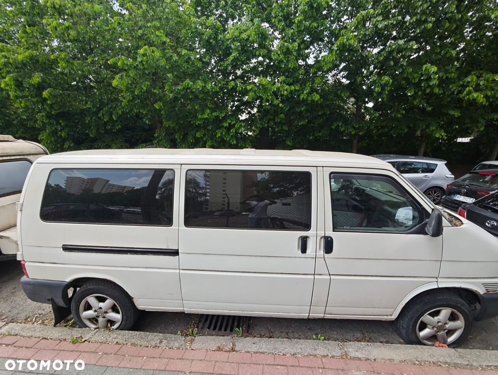 Volkswagen Transporter - 1