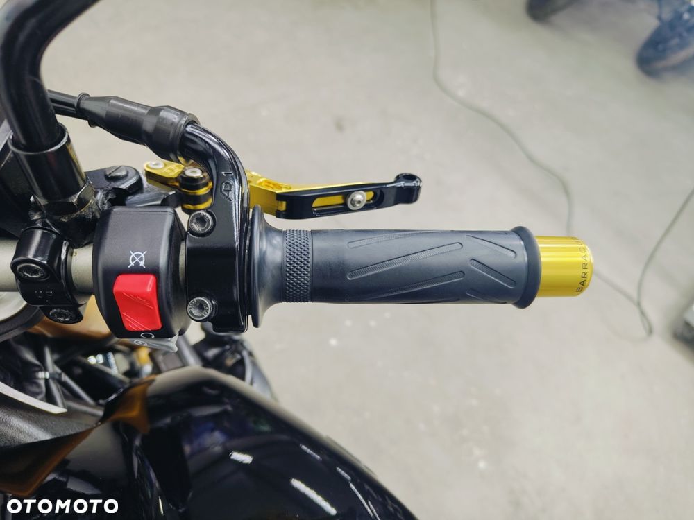 Yamaha FZ8 - 17